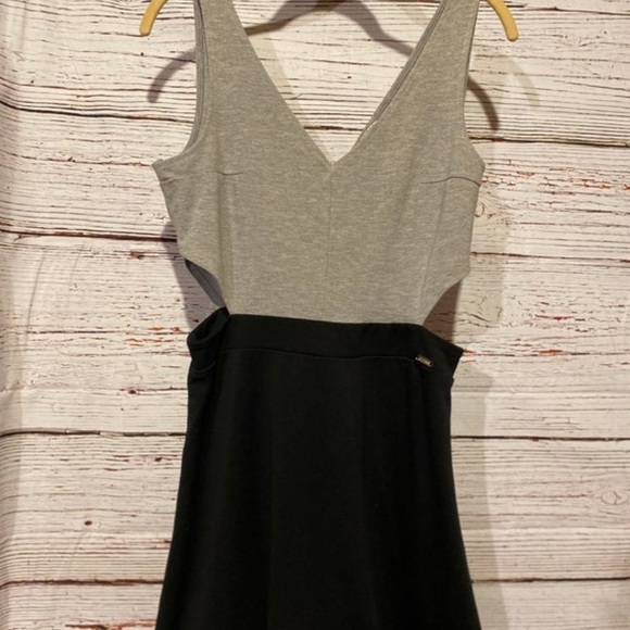 GUESS peekaboo dress - Picture 4 of 8